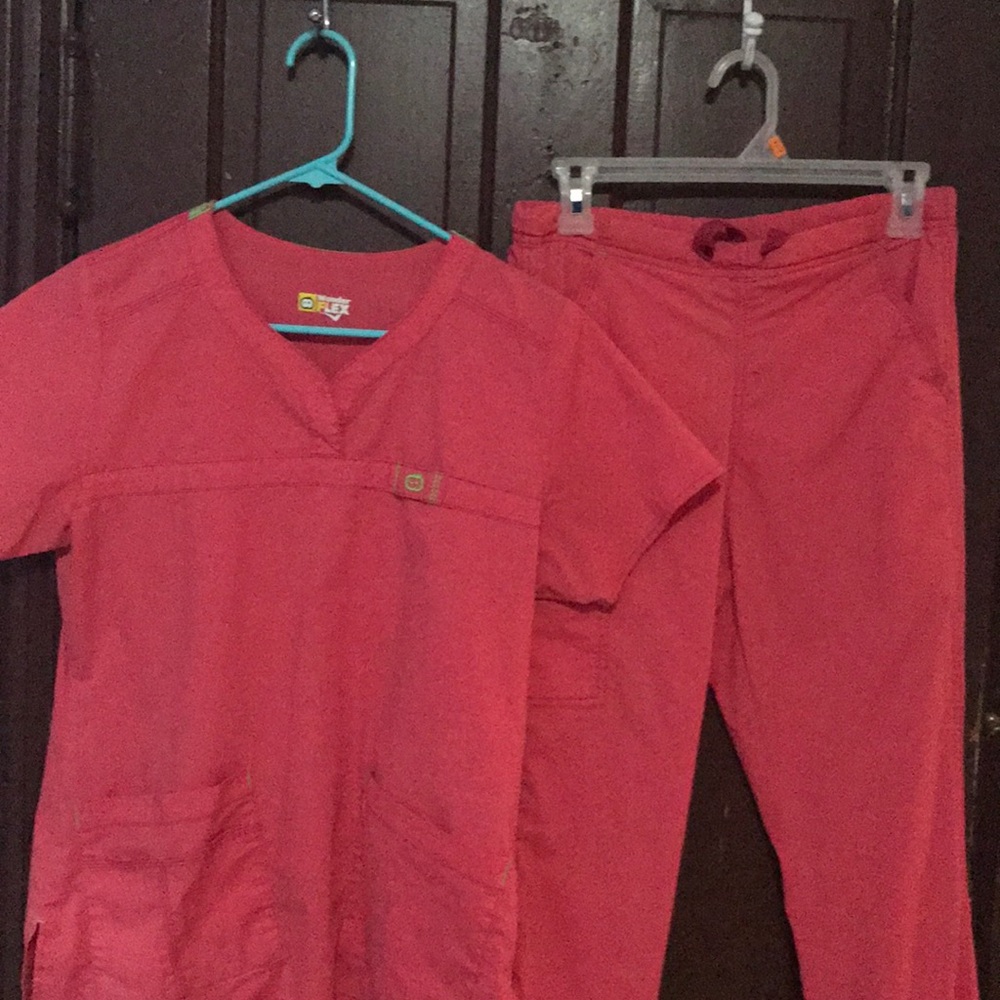 Wink coral scrubs